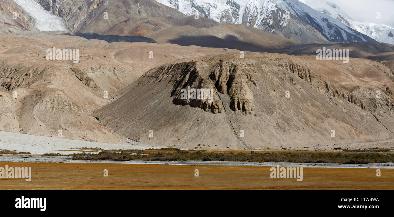 Mountain panorama along Karakorum Highway II (Xinjiang Province, China) Stock Photo