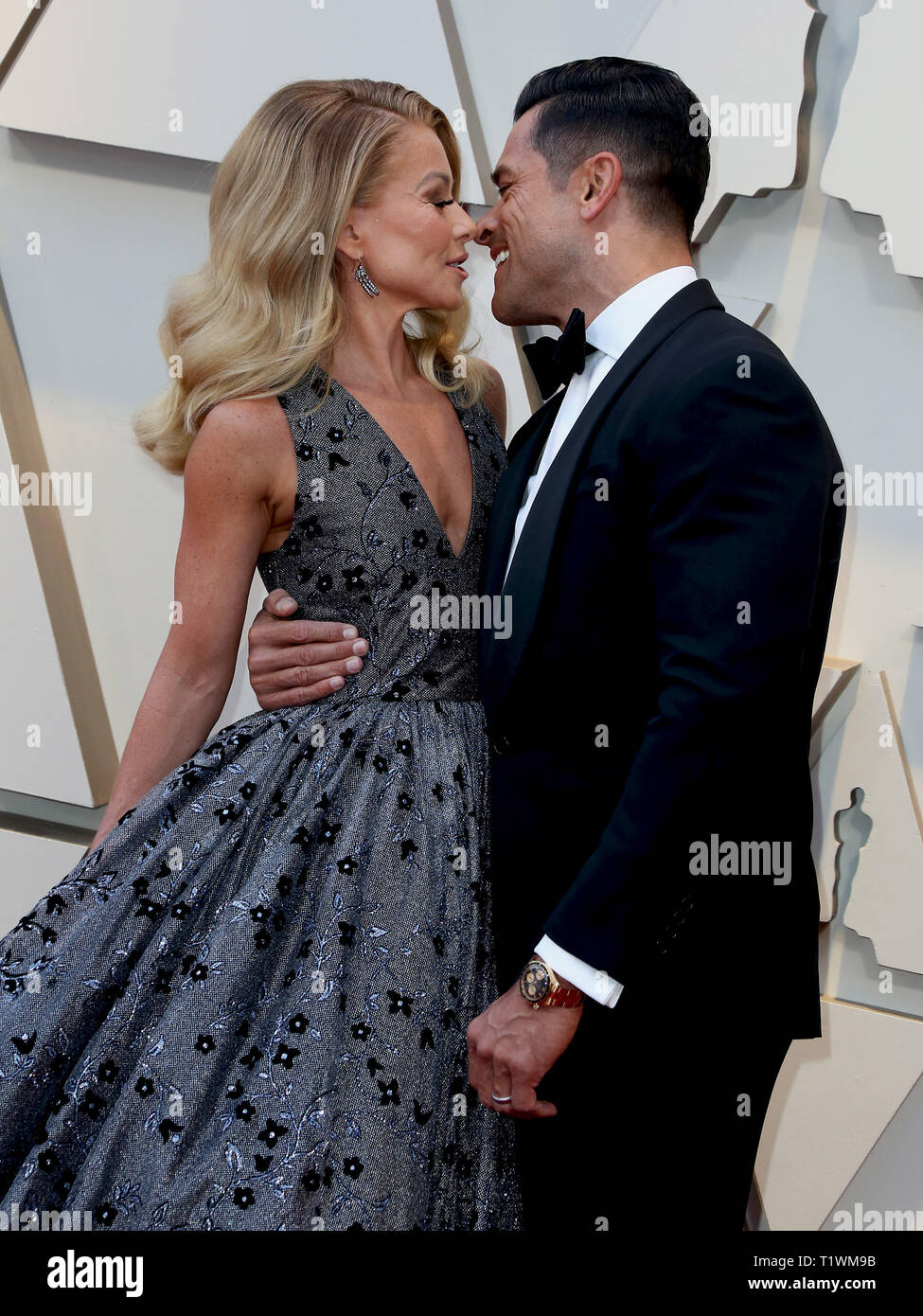 Kelly ripa top dress oscars 2019