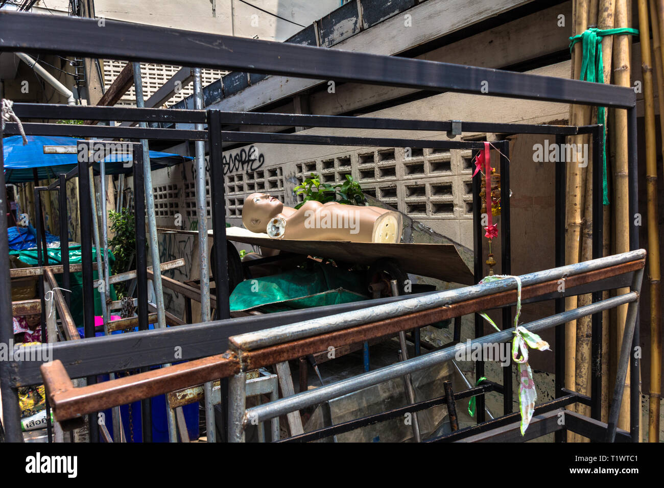 Shop dummy figurine in Bangkok, Thailand Stock Photo Alamy