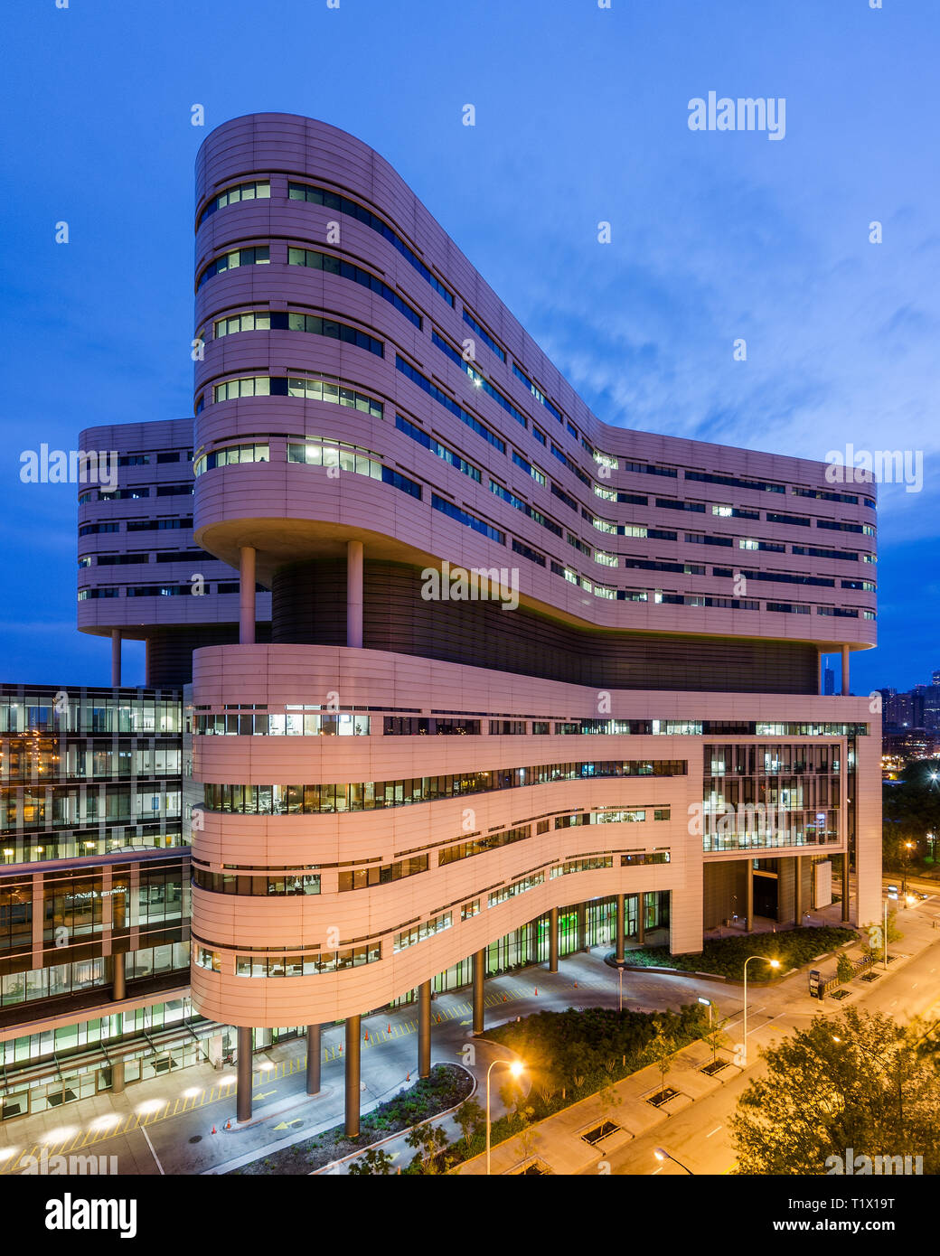 Tower at Rush University Medical Center Stock Photo Alamy