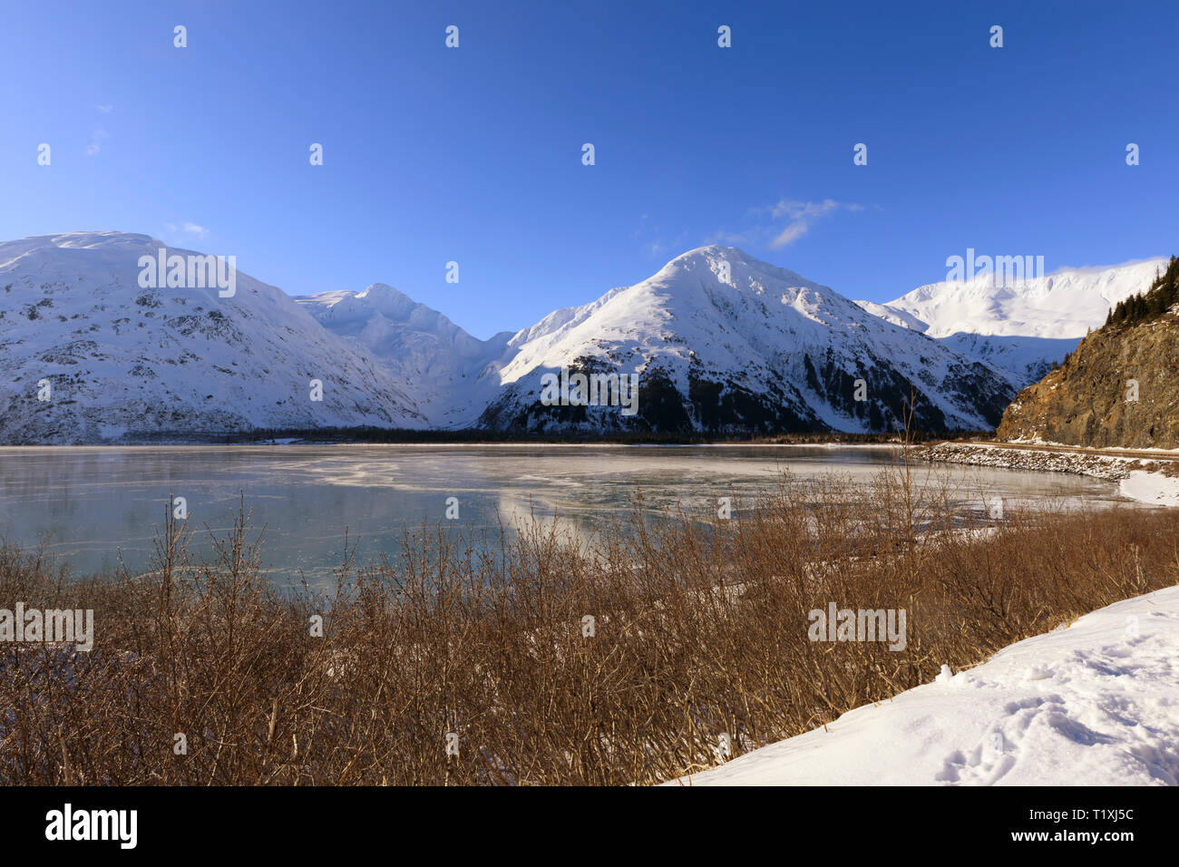 Alaska Mountains Lake Valley Hi res Stock Photography And Images Alamy alaska-mountains-lake-valley-hi-res-stock-photography-and-images-alamy