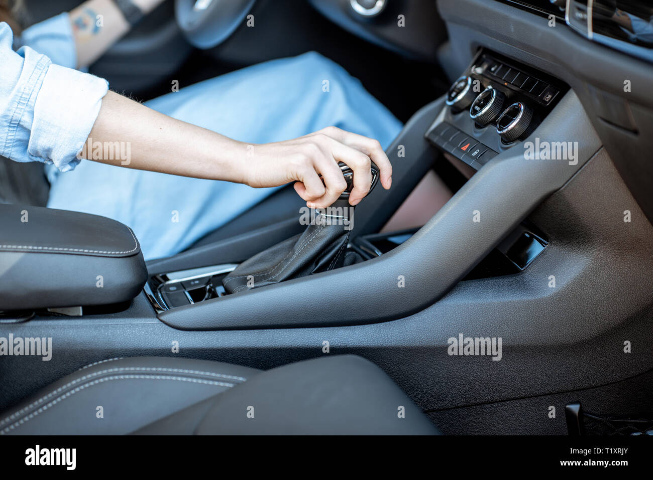 Automatic gearbox hires stock photography and images Alamy