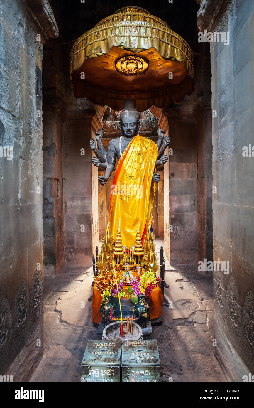 Vishnu statue angkor wat hires stock photography and images Alamy