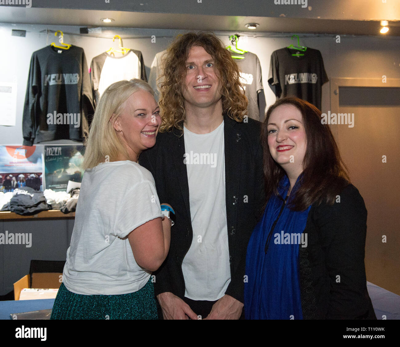 Killers Guitarist, Dave Keuning Performing In Glasgow To A Packed Crowd ...