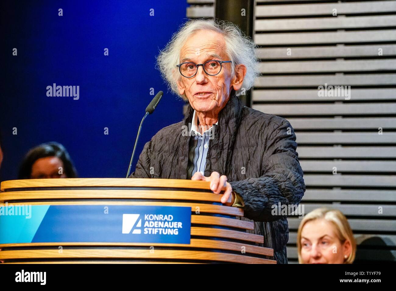 27.03.2019, the Konrad Adenauer Foundation in Berlin honors the Bulgarian artist Christo in Berlin. Christo, whose full name is Christo Vladimirov Yashevew, together with his wife Jeanne-Claude, was responsible for the Berlin Reichstag in 1995. Speech of the artist at the event. | usage worldwide Stock Photo