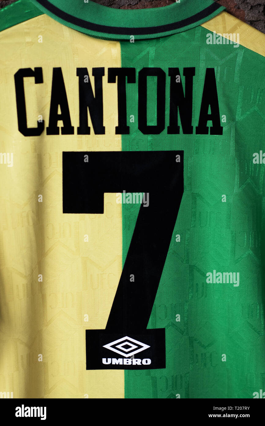 Man united green yellow away kit sales