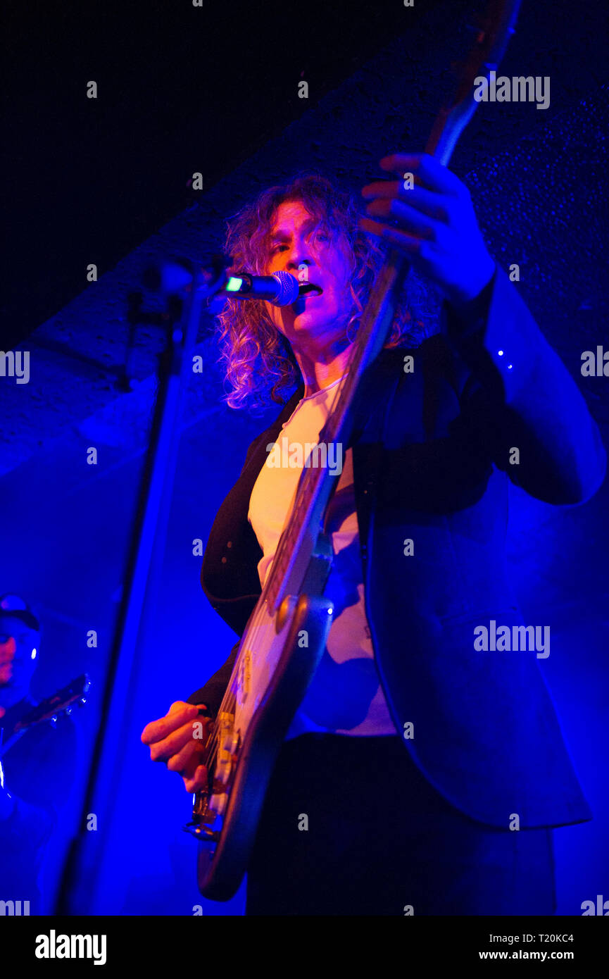Killers Guitarist, Dave Keuning performing in Glasgow to a packed crowd ...
