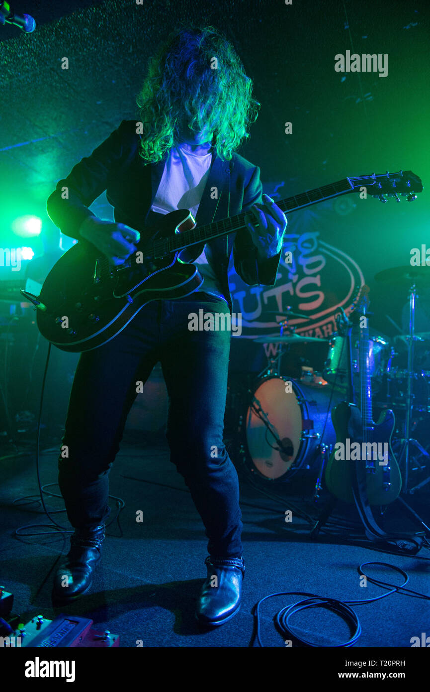 Killers Guitarist, Dave Keuning performing in Glasgow to a packed crowd ...