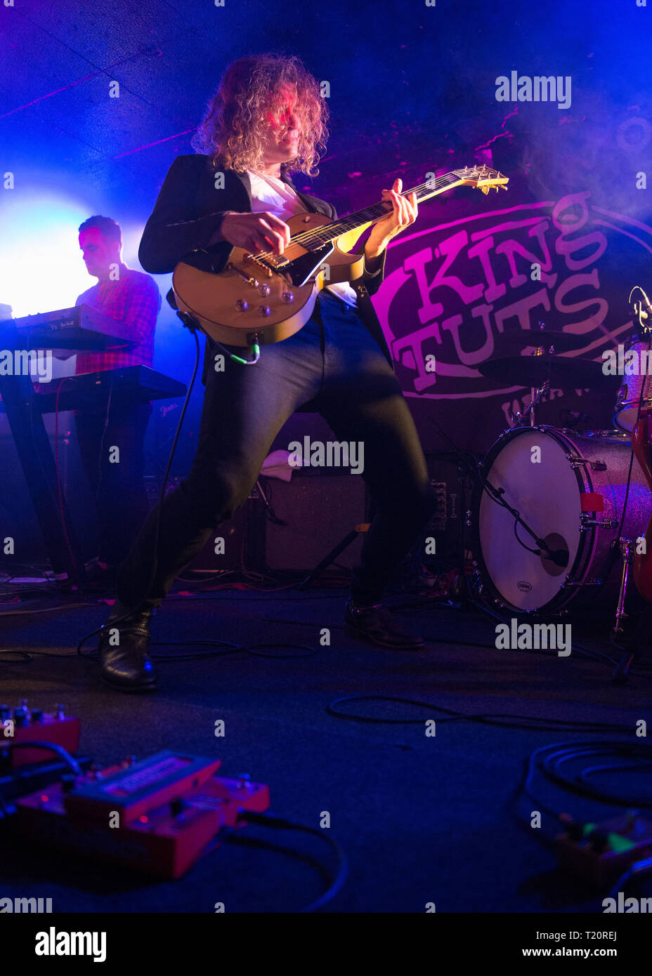 Killers Guitarist, Dave Keuning performing in Glasgow to a packed crowd ...