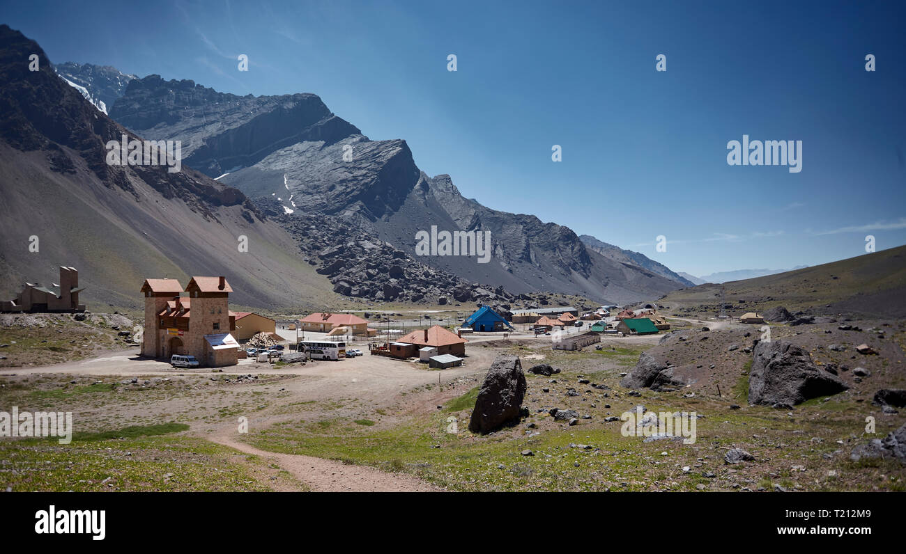 Las Heras, Mendoza, Argentina. 25/01/2017. Recorrida por la Villa de