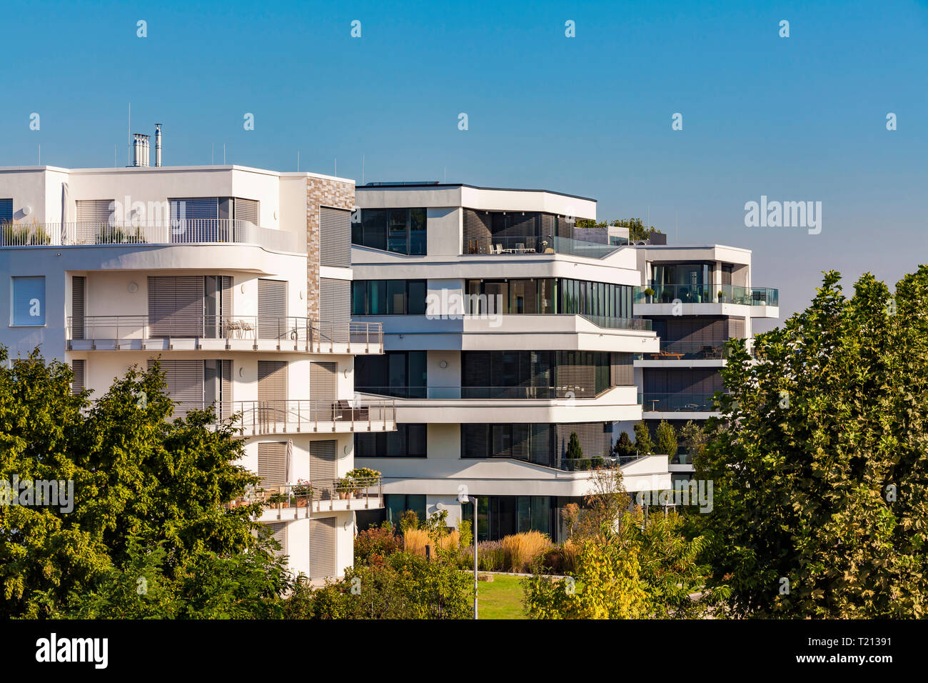 Germany, Ludwigshafen, Rheinufer Sued, new built multifamily houses at