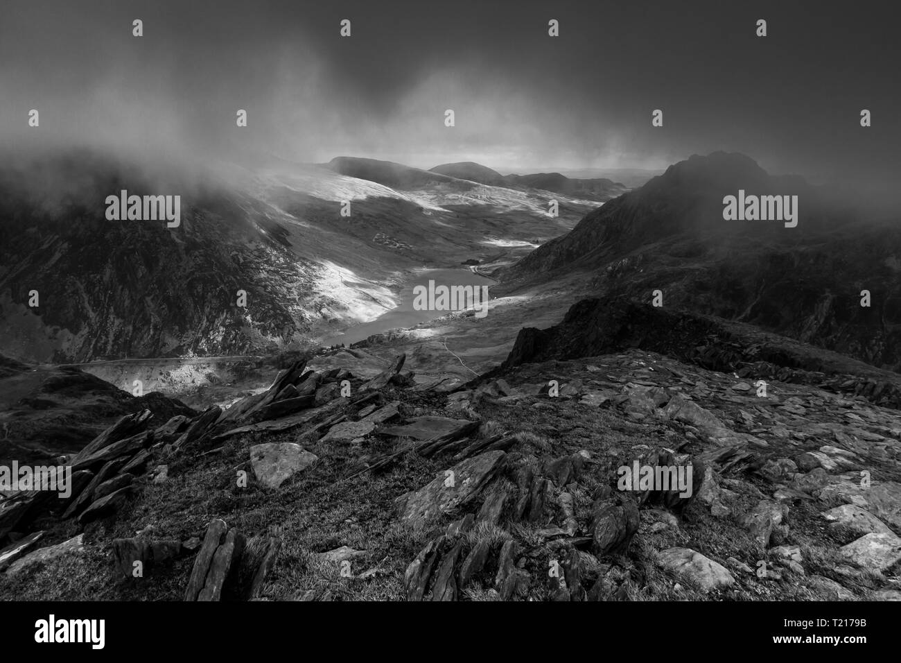 Llyn Idwal and the Ogwen Valley, Snowdonia National Park, Wales Stock ...