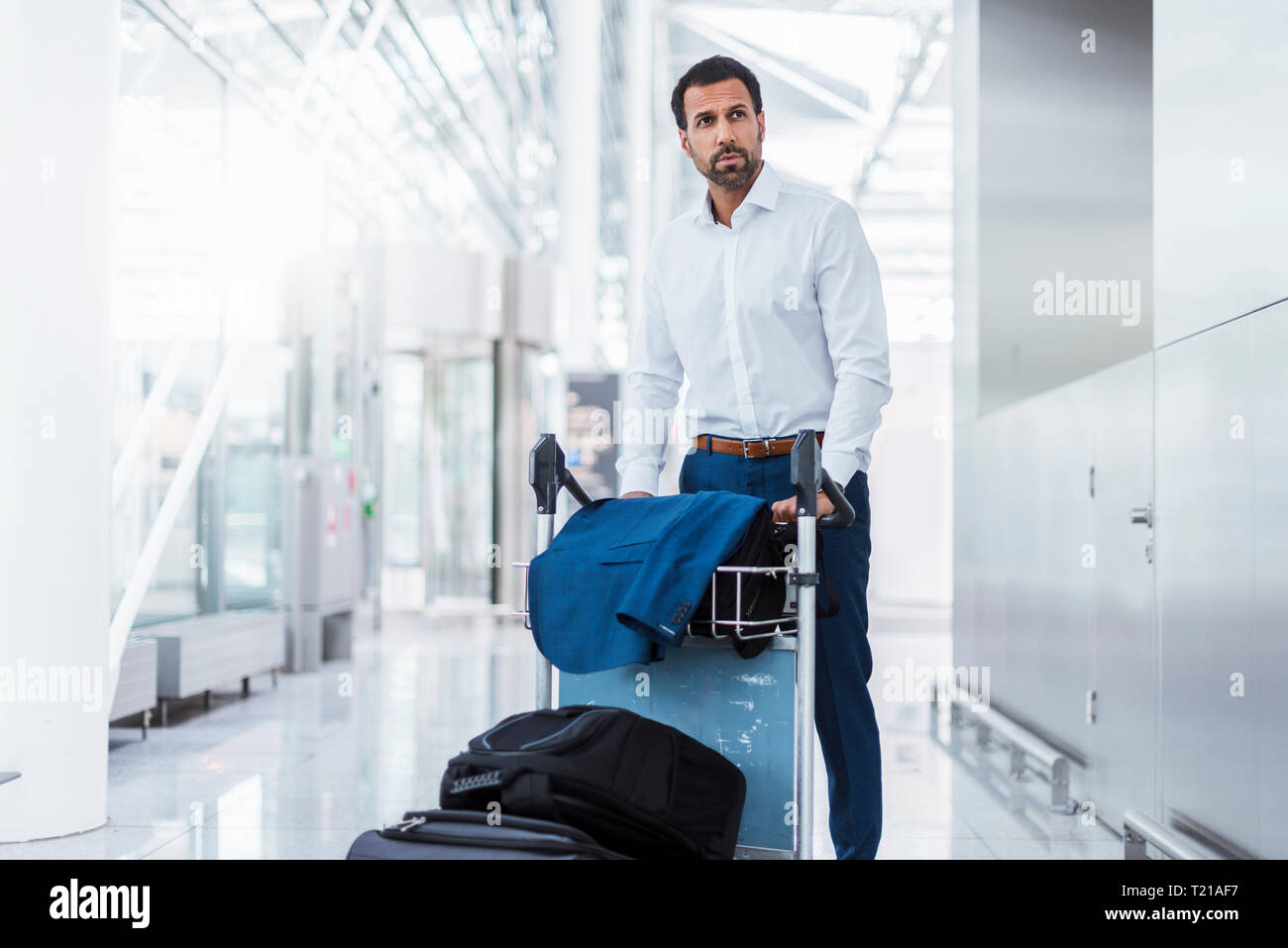 Baggage cart hires stock photography and images Alamy