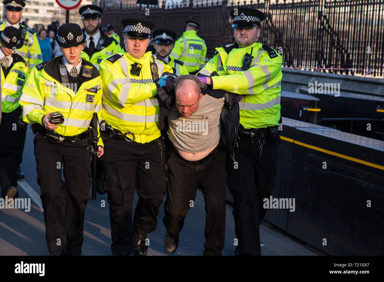 London, UK. 29th Mar, 2019. Police Arrest A Man For Assaulting A Police ...