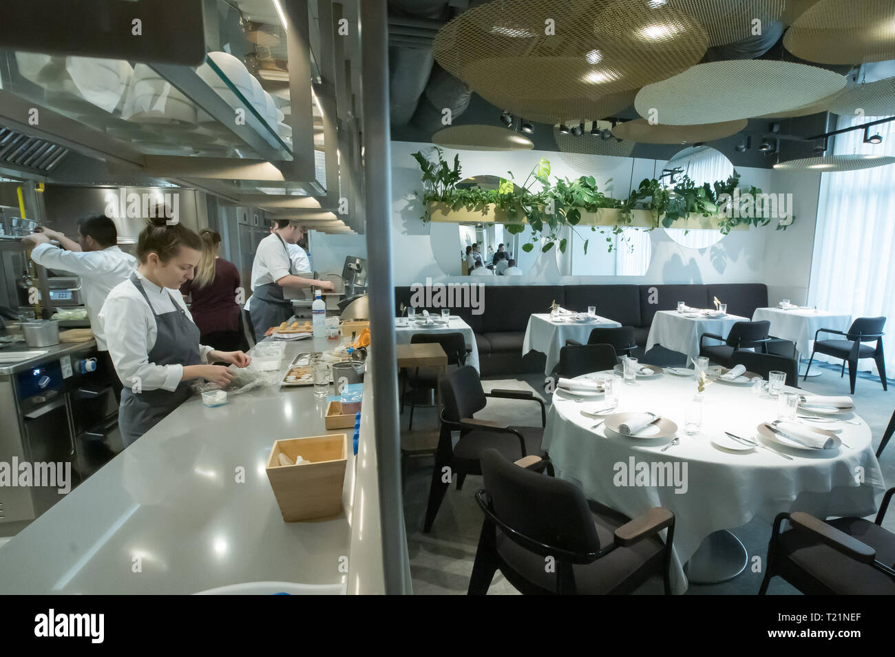 Budapest. 29th Mar, 2019. People work at the Stand Restaurant in Budapest,  Hungary on March 29, 2019. Two Budapest-based restaurants, Stand and Babel,  have been added to the list of Michelin-starred restaurants