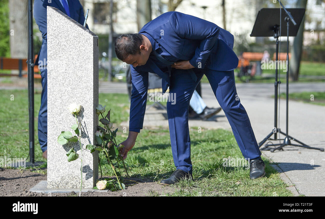 Bremen, Germany. 30th Mar, 2019. Johnny Bastiampillai, a boy sitting in