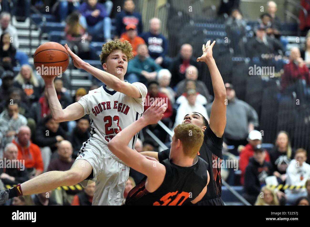 Offensive foul hi res stock photography and images Alamy
