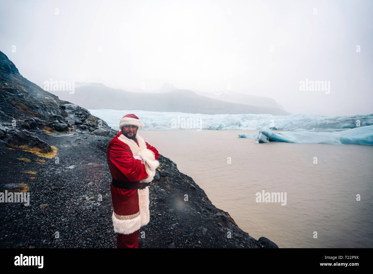 Smiling santa claus hi-res stock photography and images - Alamy