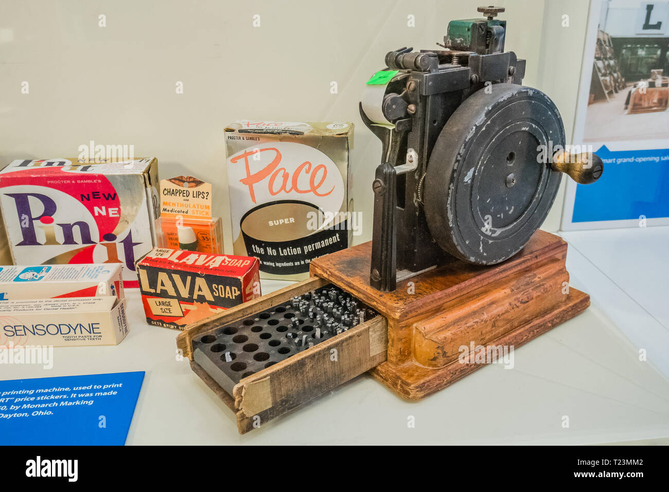 1950-price-tag-printer-hi-res-stock-photography-and-images-alamy