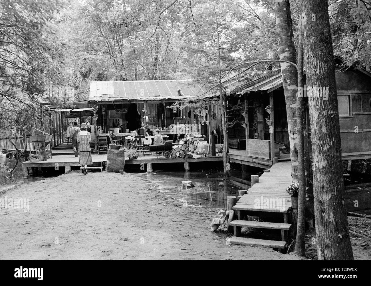 Cross Creek (1983) Date 1983 Stock Photo Alamy