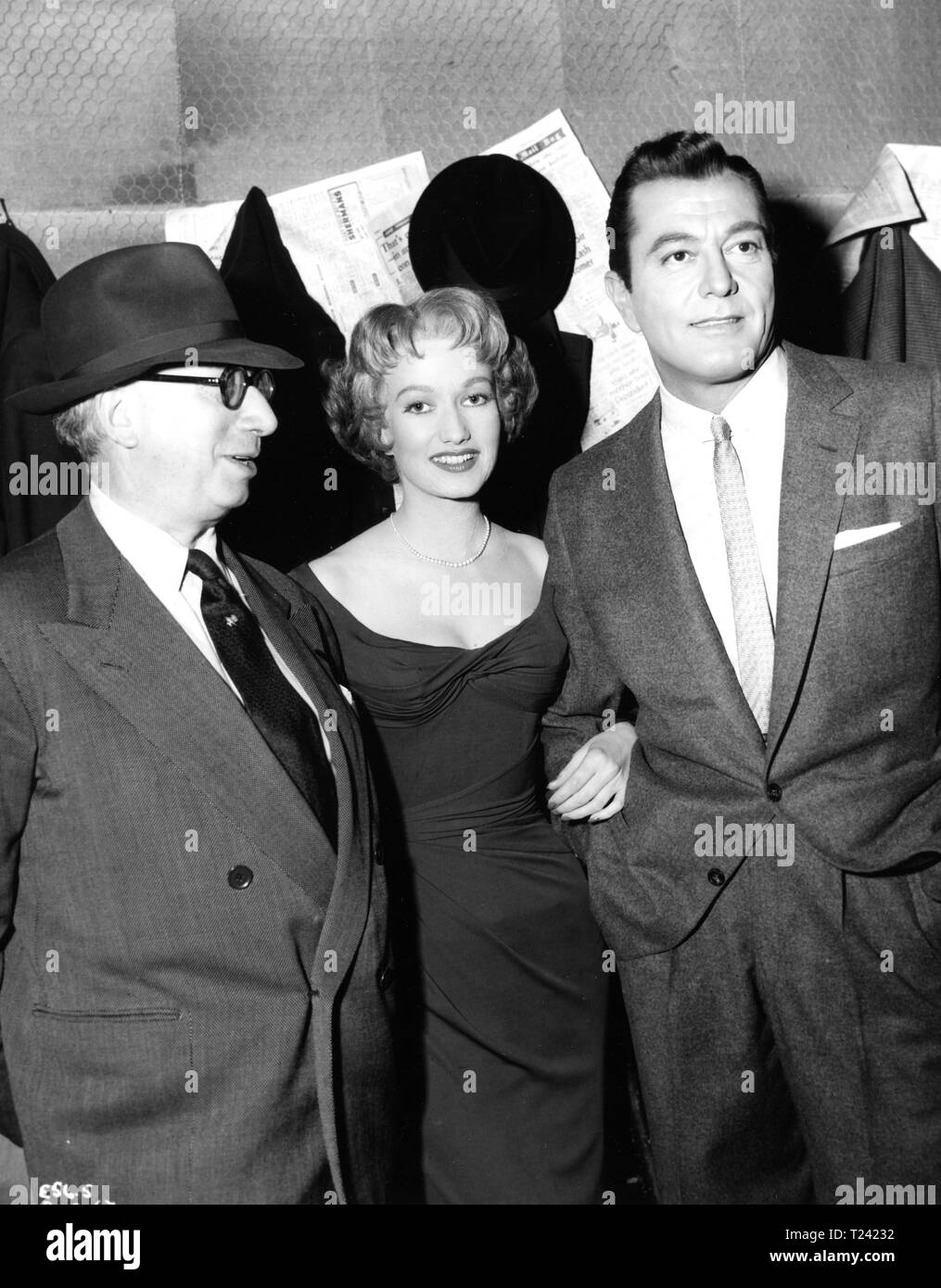 Let's Be Happy (1957) Film Producer Marcel Hellman, Zena Marshall, Tony Martin,      Date: 1957 Stock Photo