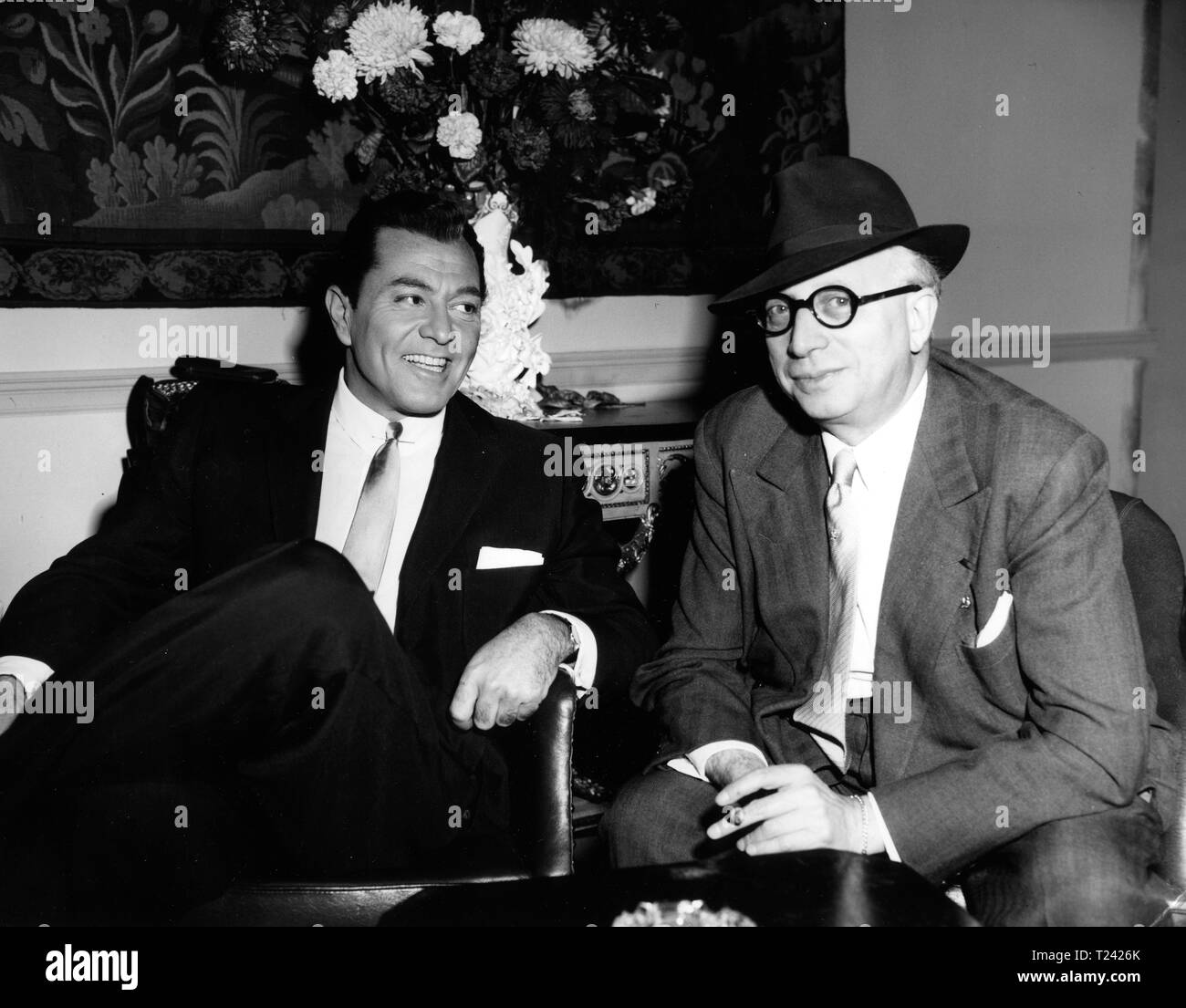 Let's Be Happy (1957)  Tony Martin, Film Producer Marcel Hellman,     Date: 1957 Stock Photo