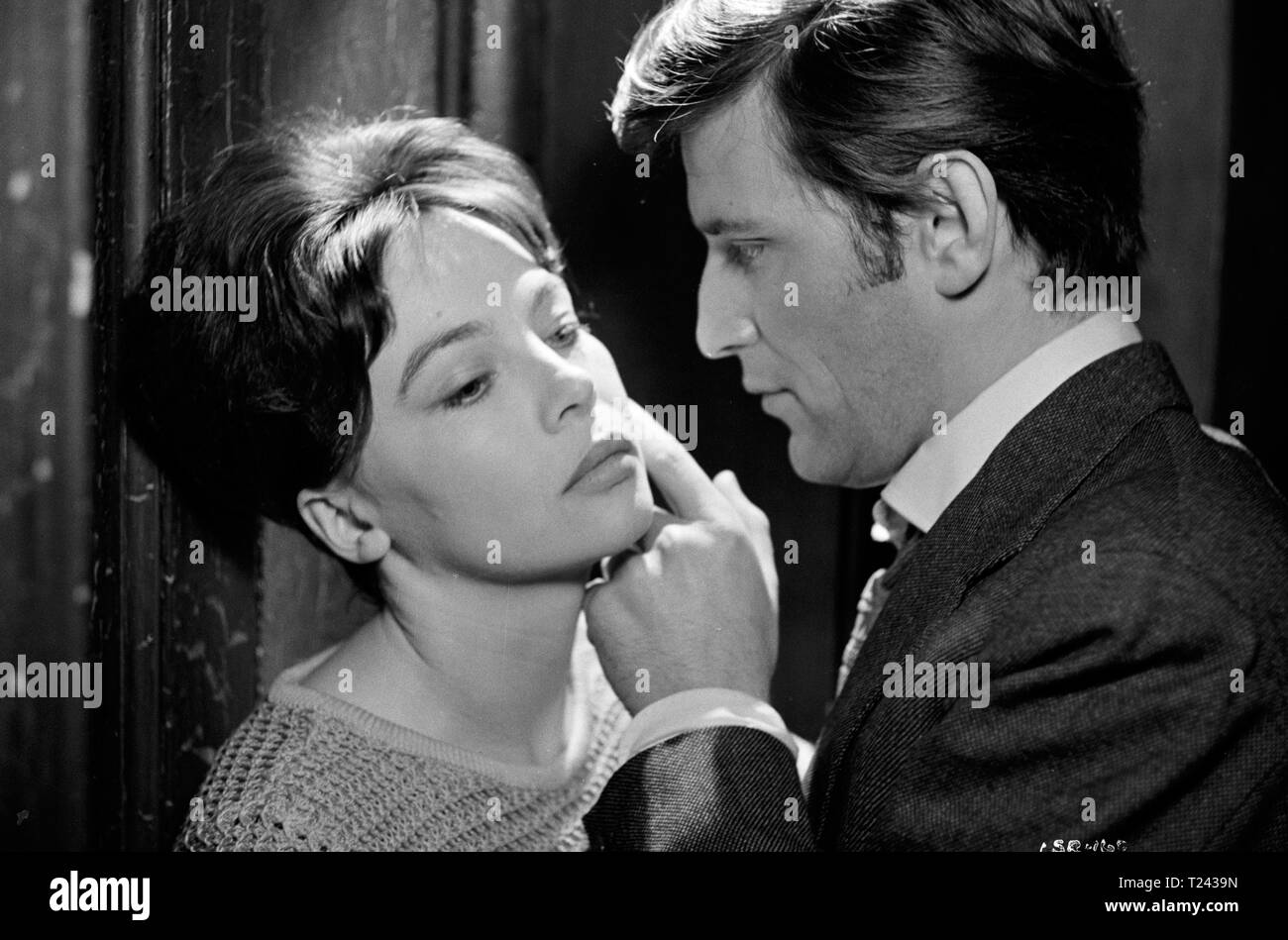 The LShaped Room (1962) Leslie Caron, Tom Bell, Date 1962 Stock Photo