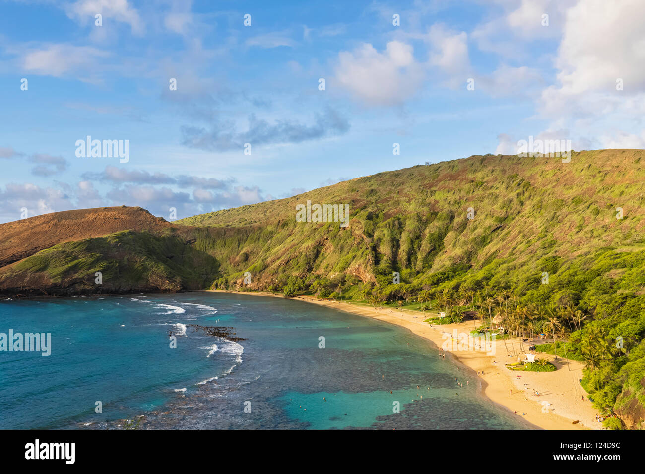 USA, Hawaii, Oahu, Hanauma Bay, dead volcano crater Stock Photo Alamy