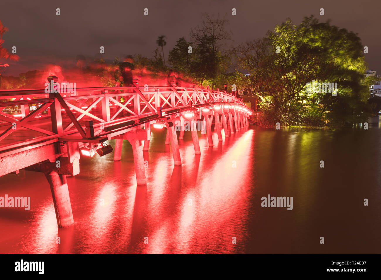 Vietnam, Hanoi, Cau The Huc bridge leading to The Temple of the Jade Mountain Stock Photo