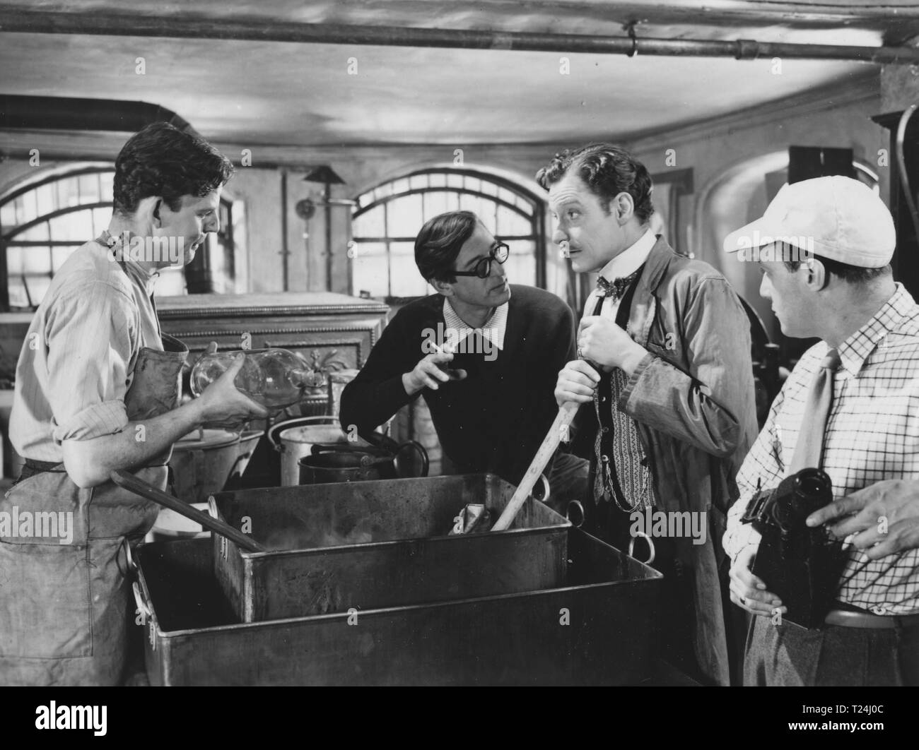 The Magic Box (1952) David Tomlinson, Film director John Boulting ...