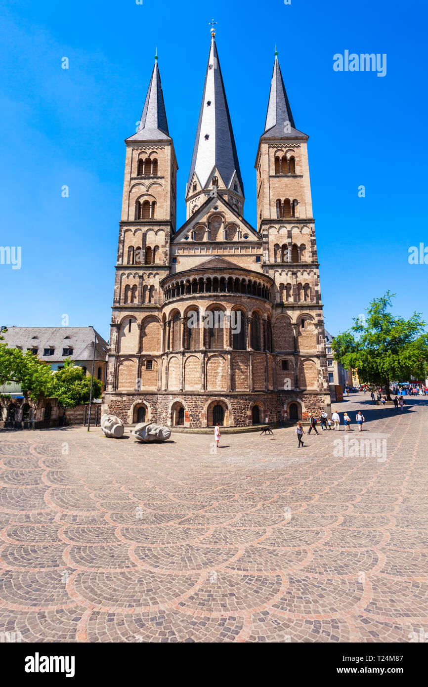 Bonn Minster cathedral or Bonner Munster is the oldest roman catholic ...