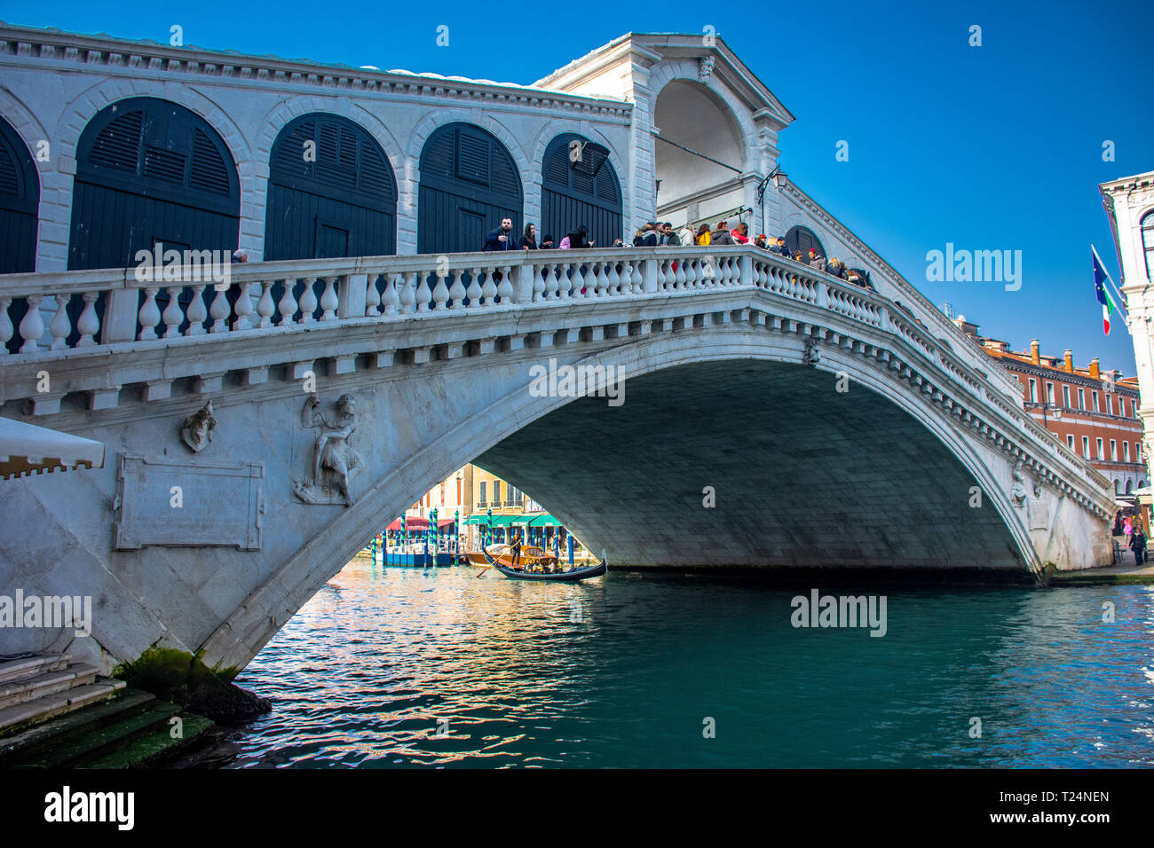 Italy, Venice, view of the Rialto bridge Stock Photo - Alamy