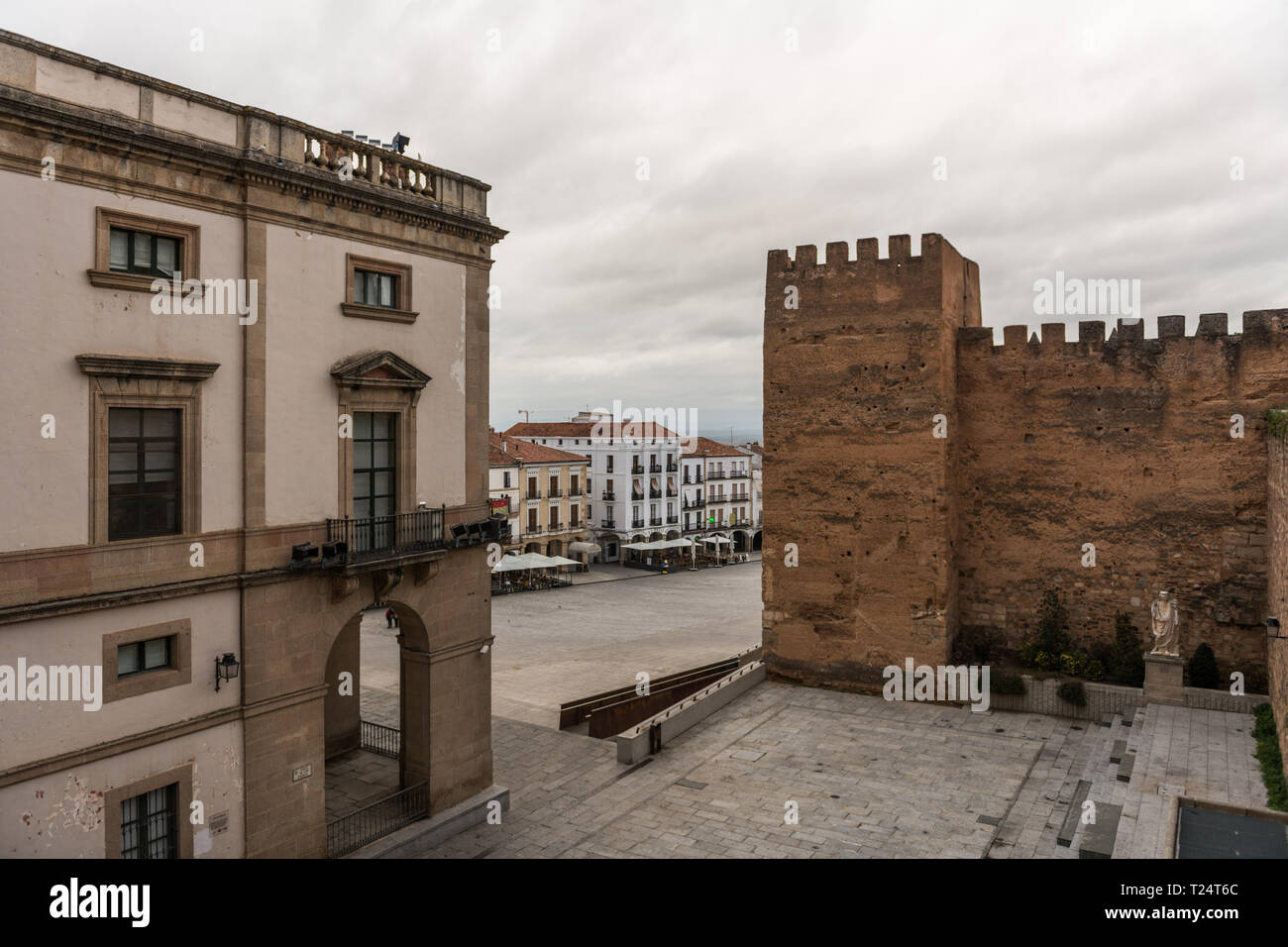 Plaza mayor arcade hi-res stock photography and images - Alamy