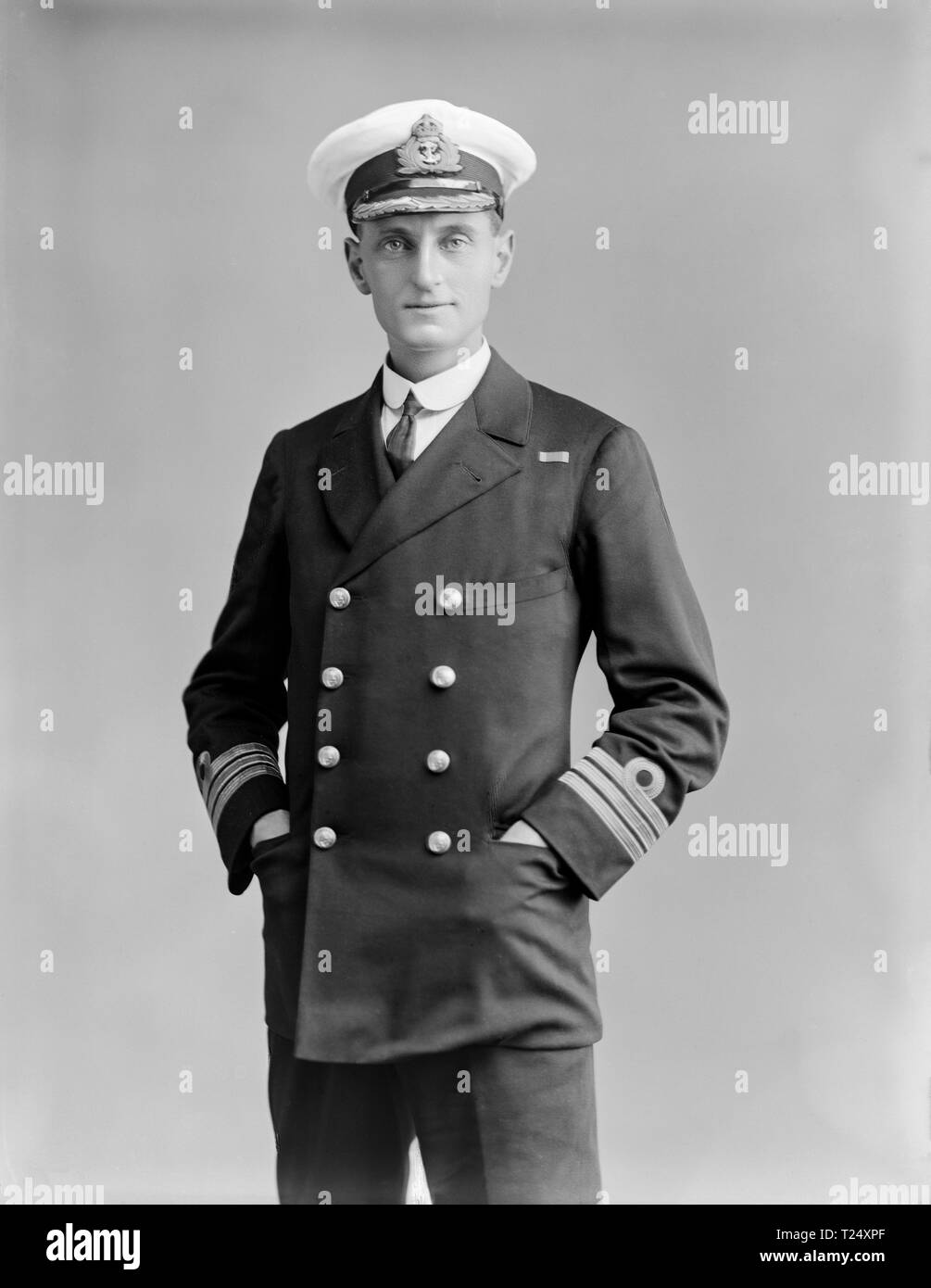 Photograph taken on 26th September 1916. Commander K. H. Humphreys of the British Royal Navy. Photograph taken in the famous London Photographic Sudios of Alexander Bassano. Stock Photo