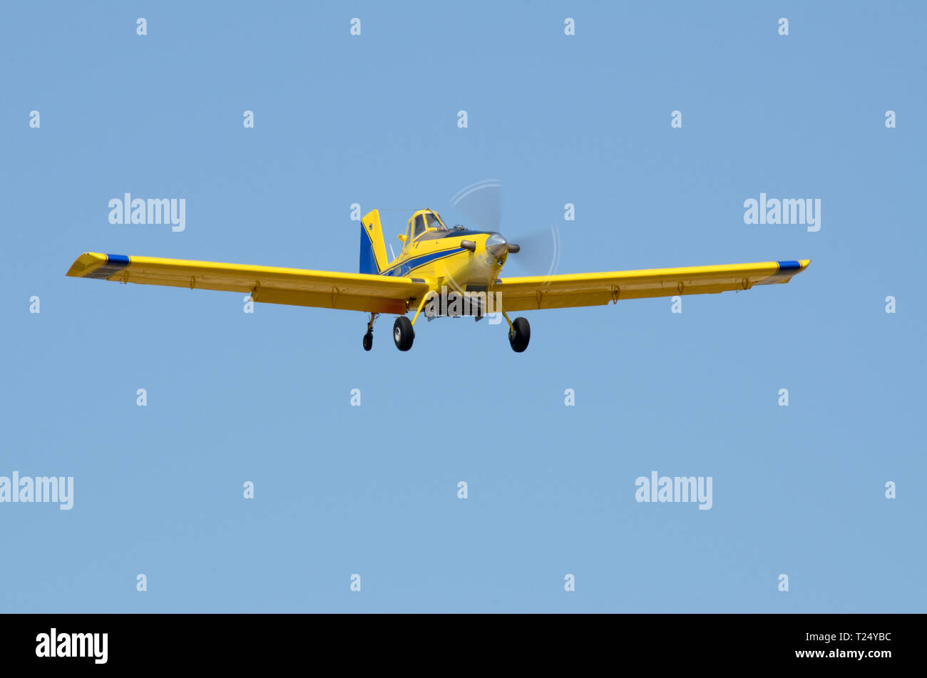 Crop dusting aircraft hires stock photography and images Alamy