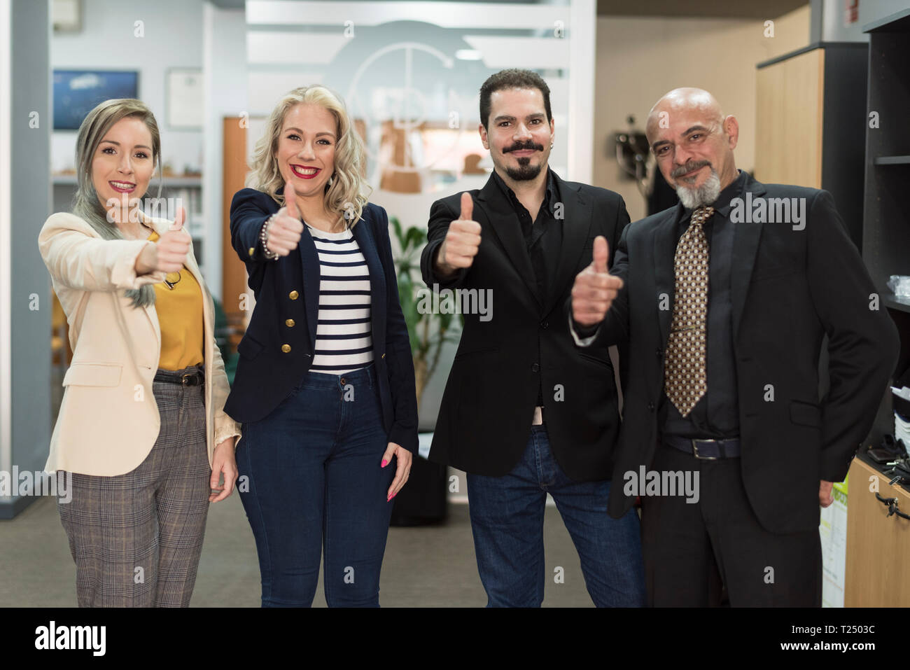 Group of office workers hi-res stock photography and images - Alamy