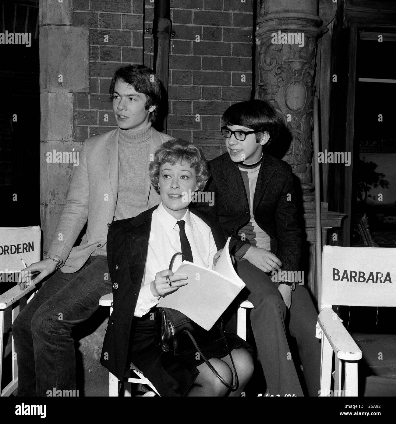 Some Will, Some Won't (1970) Eleanor Summerfield with sons Robin Sachs and Toby Sachs on set     Date: 1970 Stock Photo