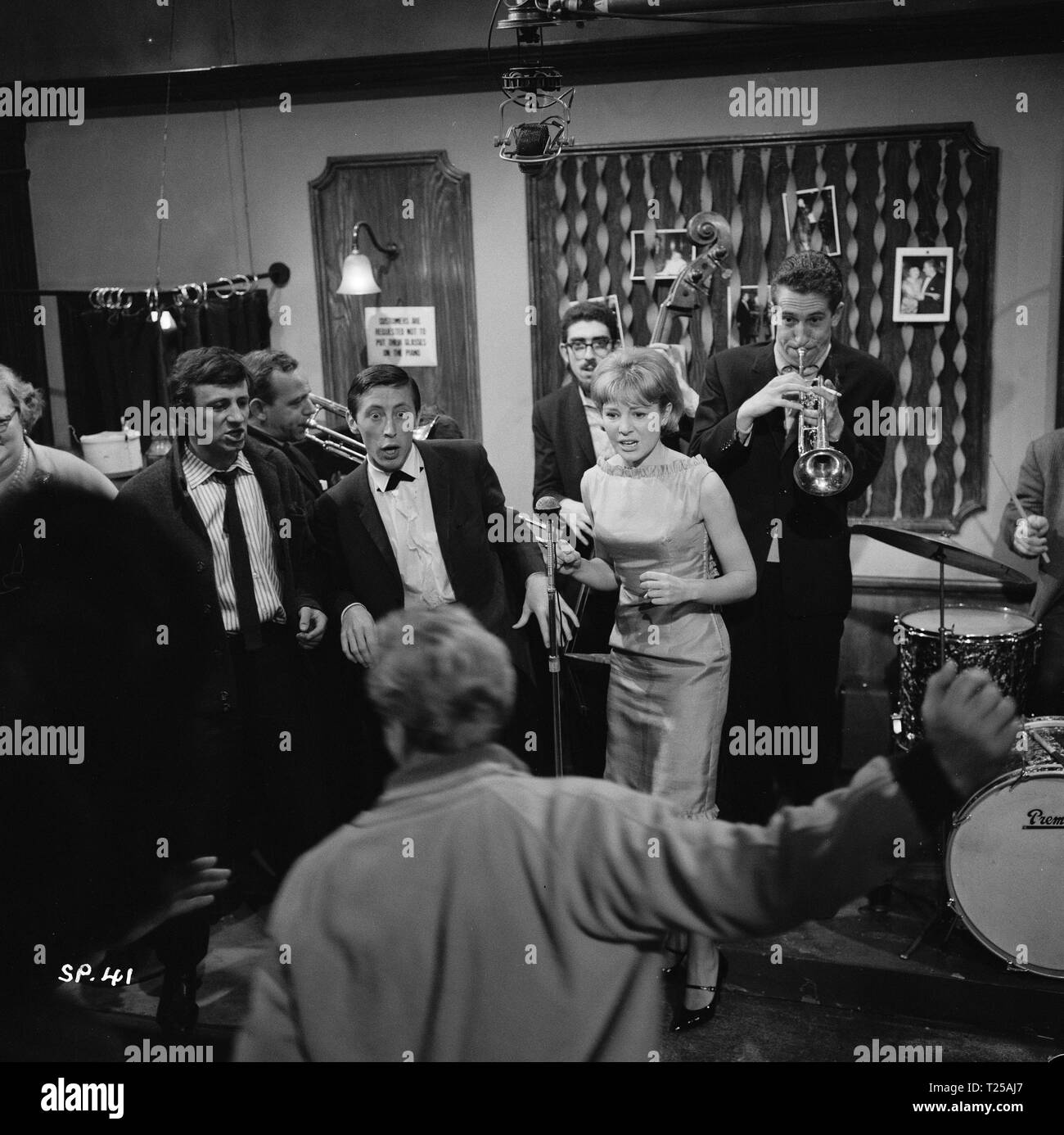 Sparrows Can't Sing (1962)  Murray Melvin, Barbara Ferris,      Date: 1962 Stock Photo