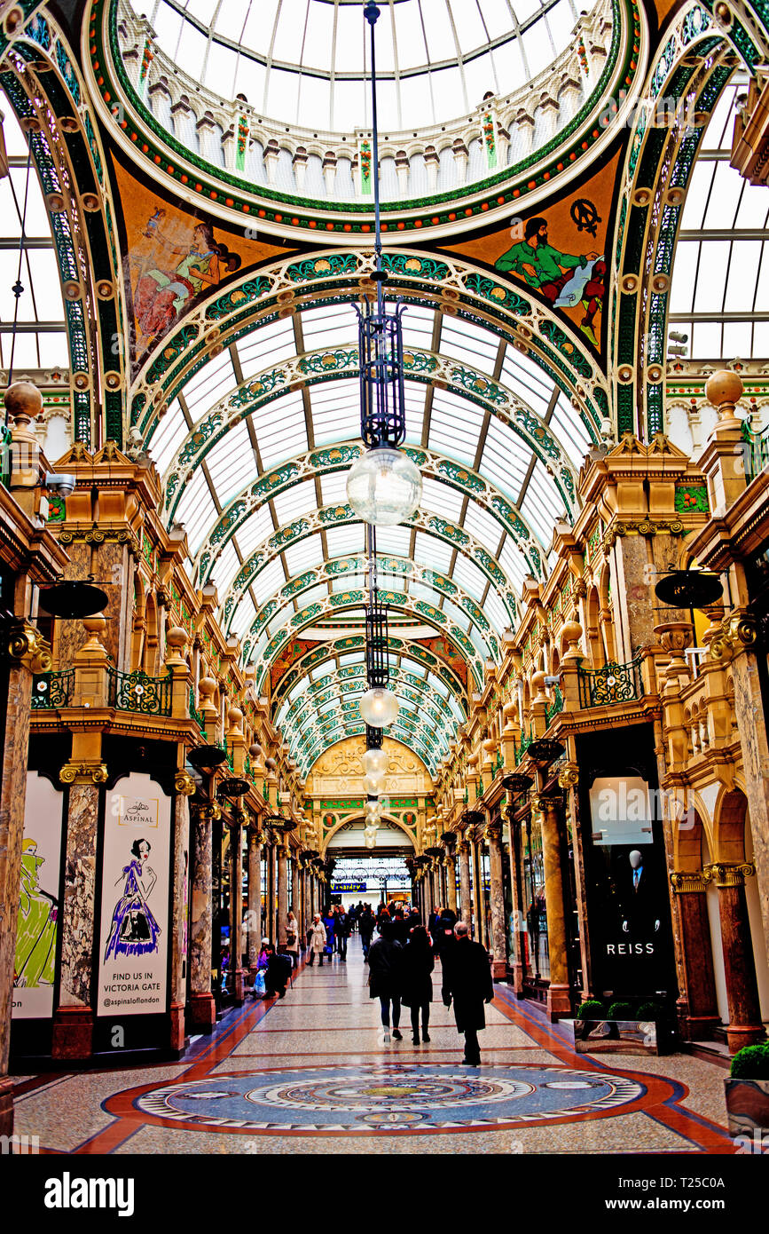 Victoria Quarter Shopping Mall Leeds, England Stock Photo Alamy