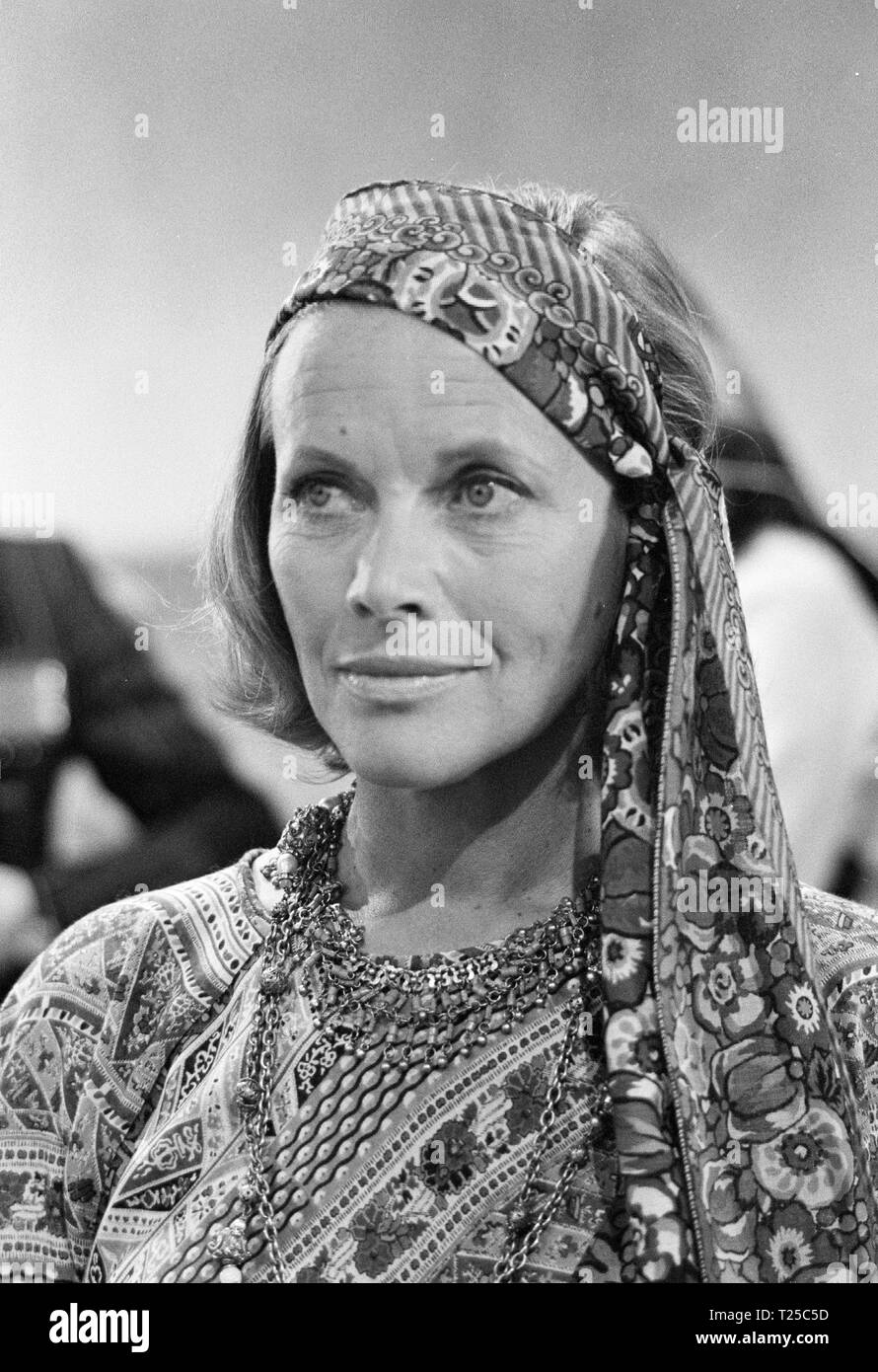 To the Devil a Daughter (1976)  Honor Blackman,      Date: 1976 Stock Photo