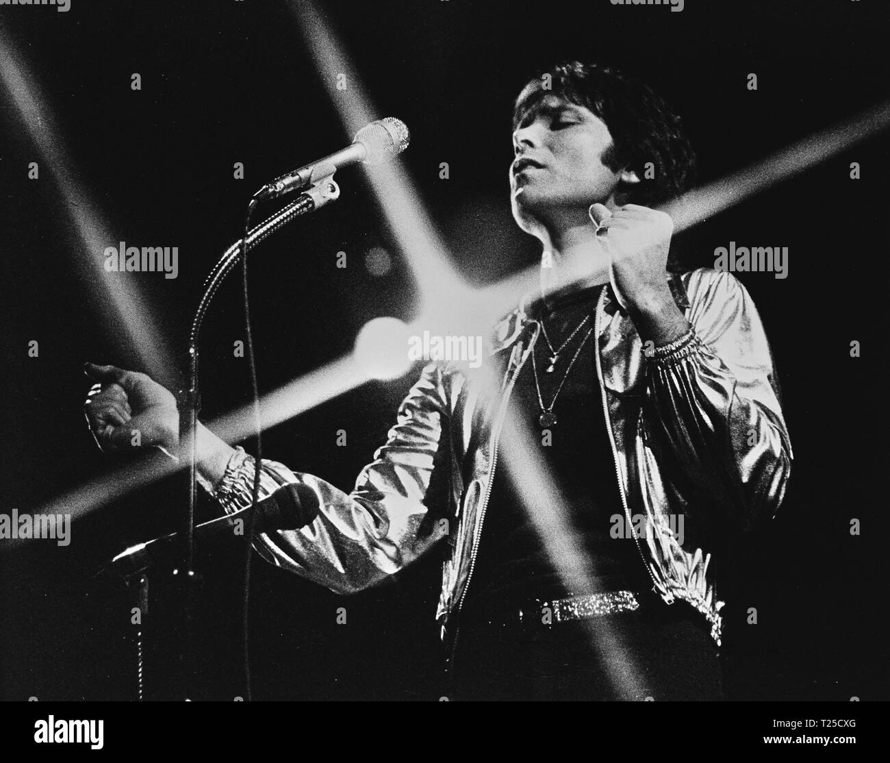 Cliff Richard and the Shadows, Thank You Very Much concert (1978) Cliff Richard on stage     Date: 1978 Stock Photo