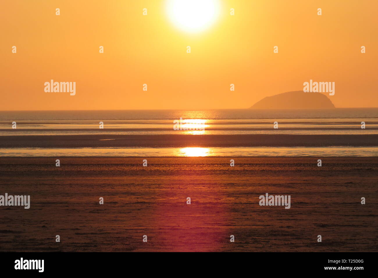 Hot Un Stock >> Sunset Over Weston Super Mare Beach Somerset Coastline Deep Hot Un Stock >> Sunset Over Weston Super Mare Beach Somerset Coastline Deep