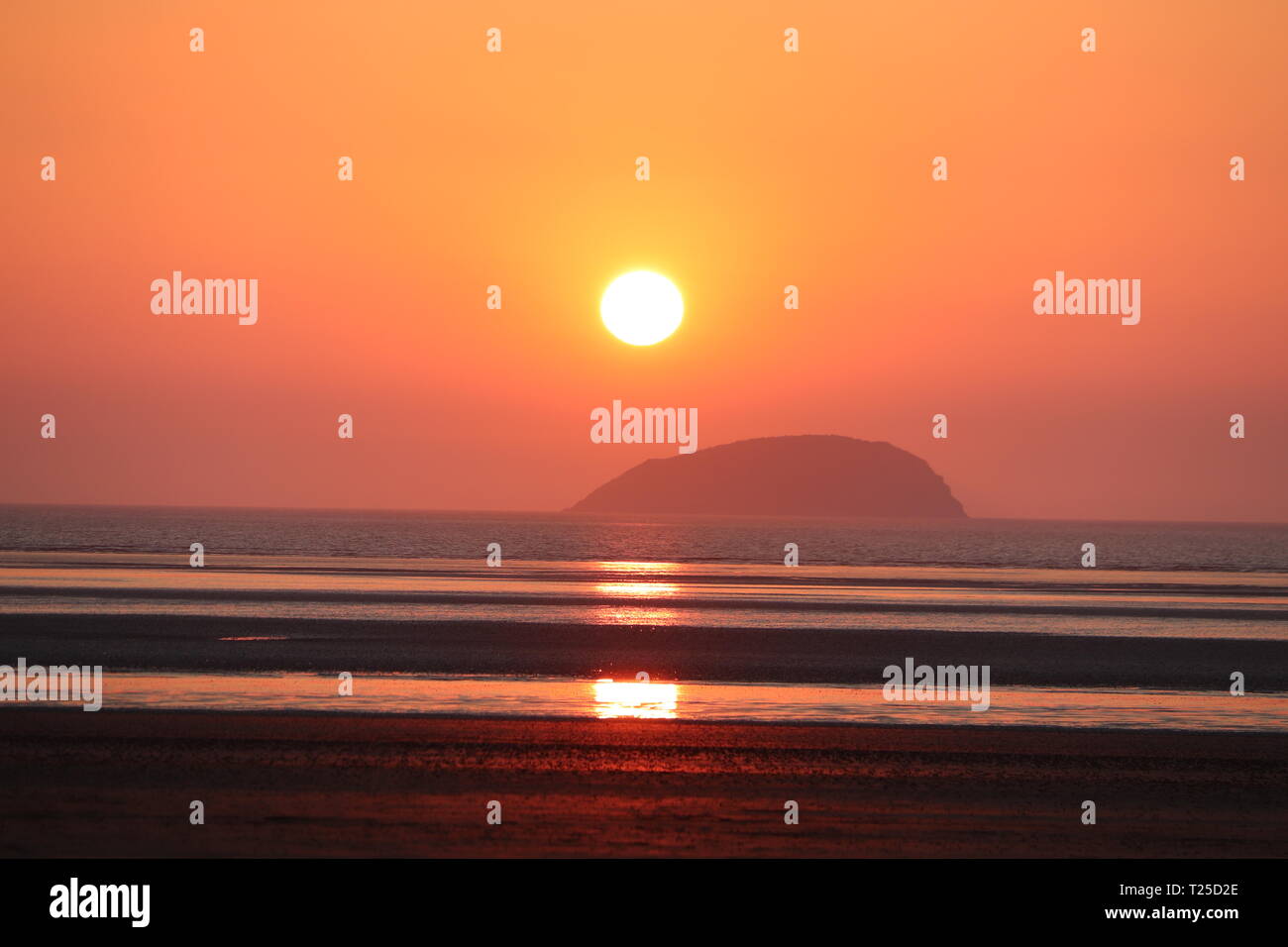 Hot Un Stock >> Sunset Over Weston Super Mare Beach Somerset Coastline Deep Hot Un Stock >> Sunset Over Weston Super Mare Beach Somerset Coastline Deep