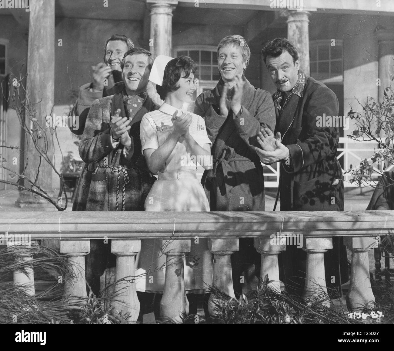 Twice Round the Daffodils (1962) Willliams, Donald Sinden