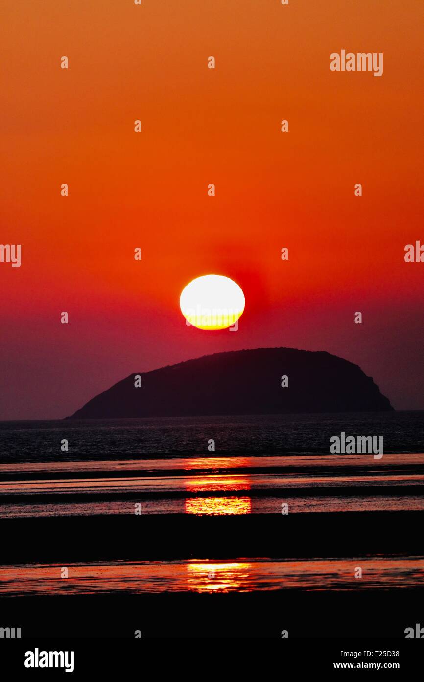 Hot Un Stock >> Sunset Over Weston Super Mare Beach Somerset Coastline Deep Hot Un Stock >> Sunset Over Weston Super Mare Beach Somerset Coastline Deep