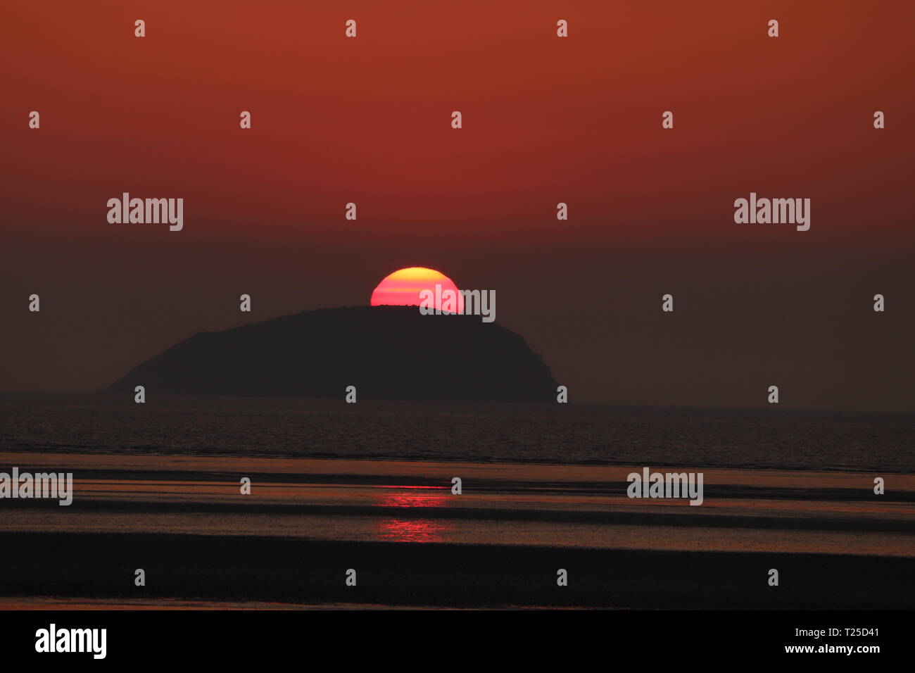 Hot Un Stock >> Sunset Over Weston Super Mare Beach Somerset Coastline Deep Orange Hot Un Stock >> Sunset Over Weston Super Mare Beach Somerset Coastline Deep Orange