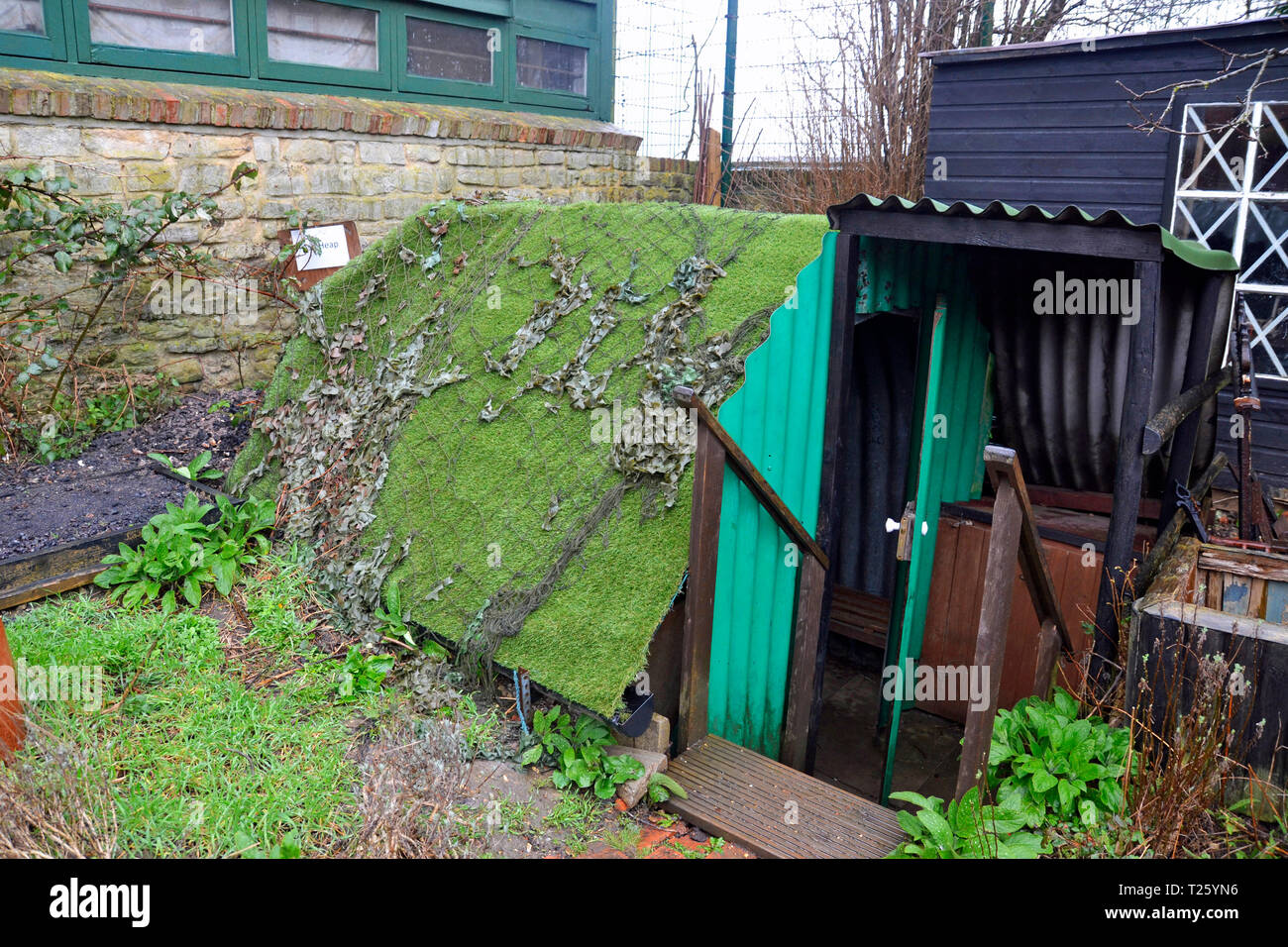 Air Raid Shelter Uk Stock Photos & Air Raid Shelter Uk Stock Images Alamy