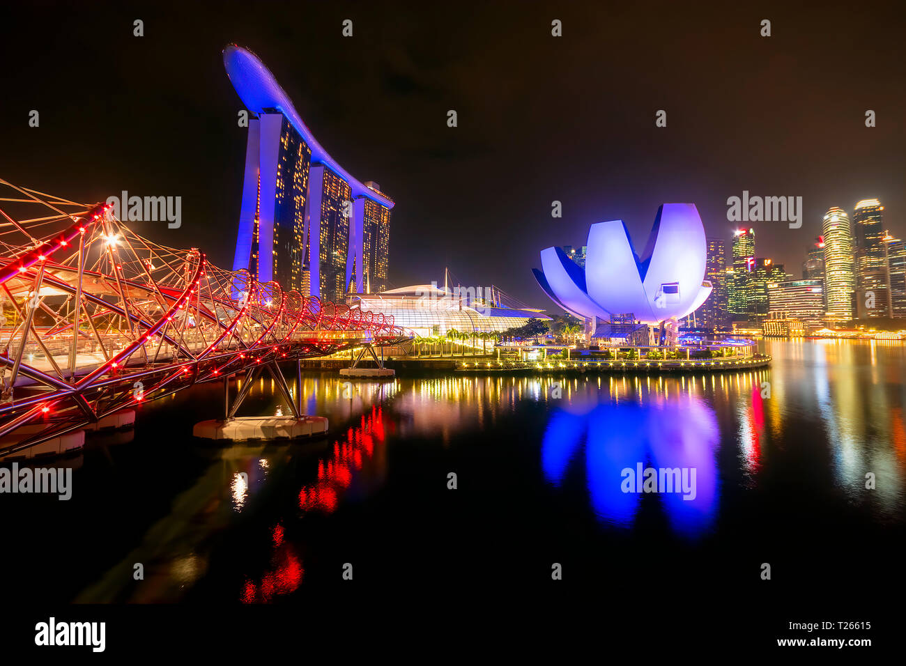 Marina bay sands by night hi-res stock photography and images - Alamy