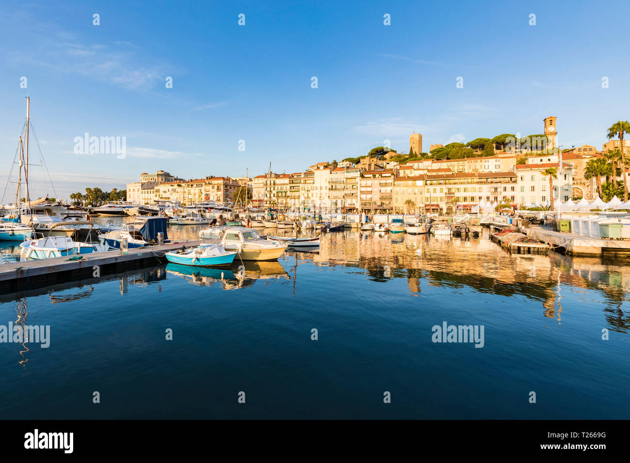 France, Provence-Alpes-Cote d'Azur, Cannes, Le Suquet, Old town, fishing harbour and boats Stock Photo