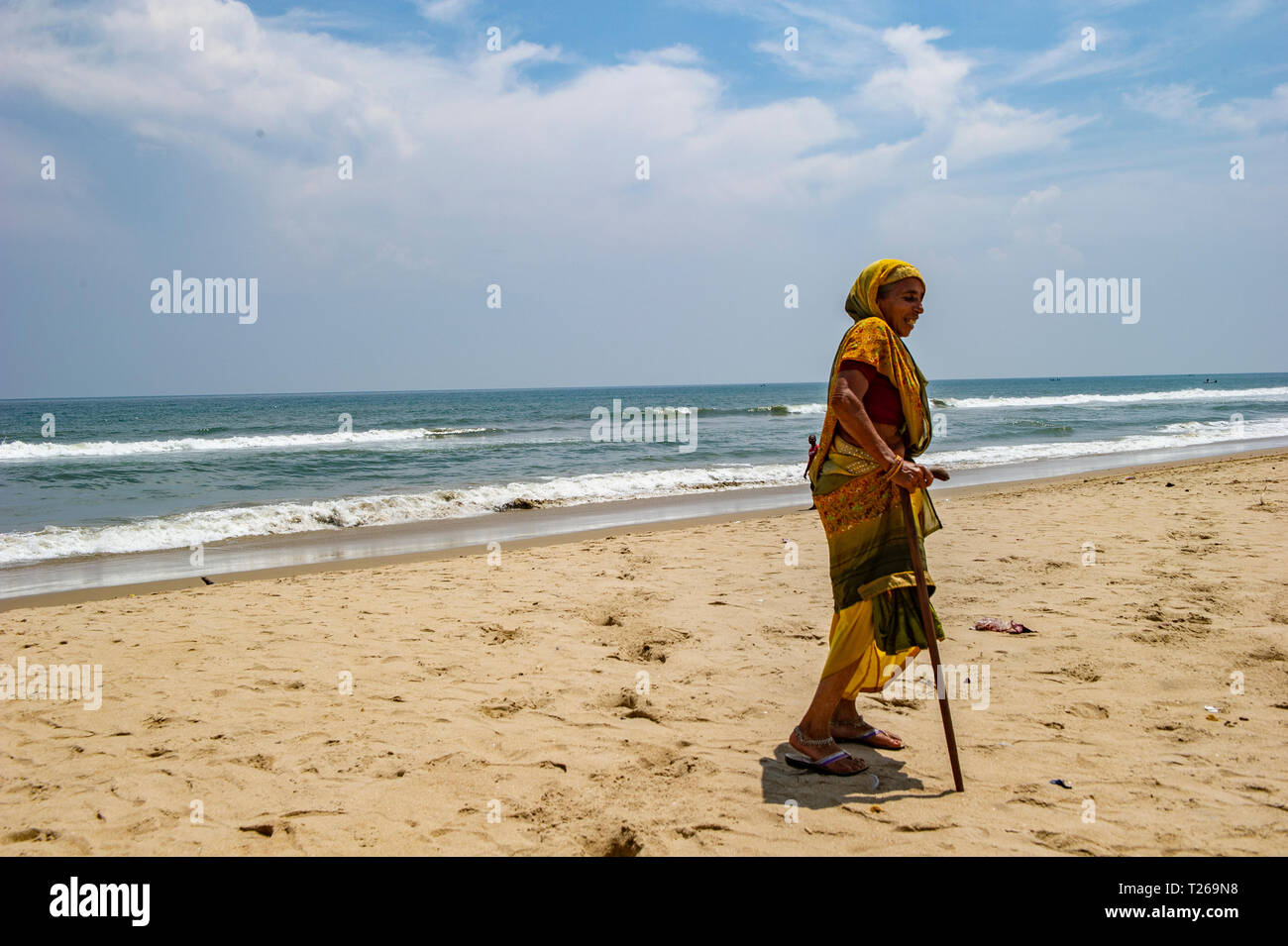 Old lady walking stick india hi-res stock photography and images - Alamy